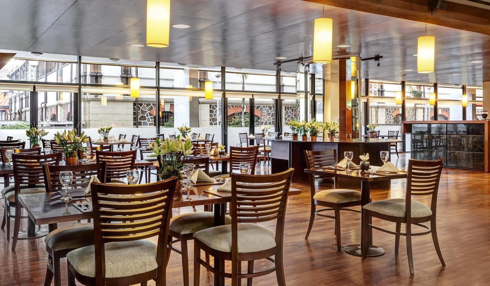 Four Points By Sheraton Montevideo Exterior photo